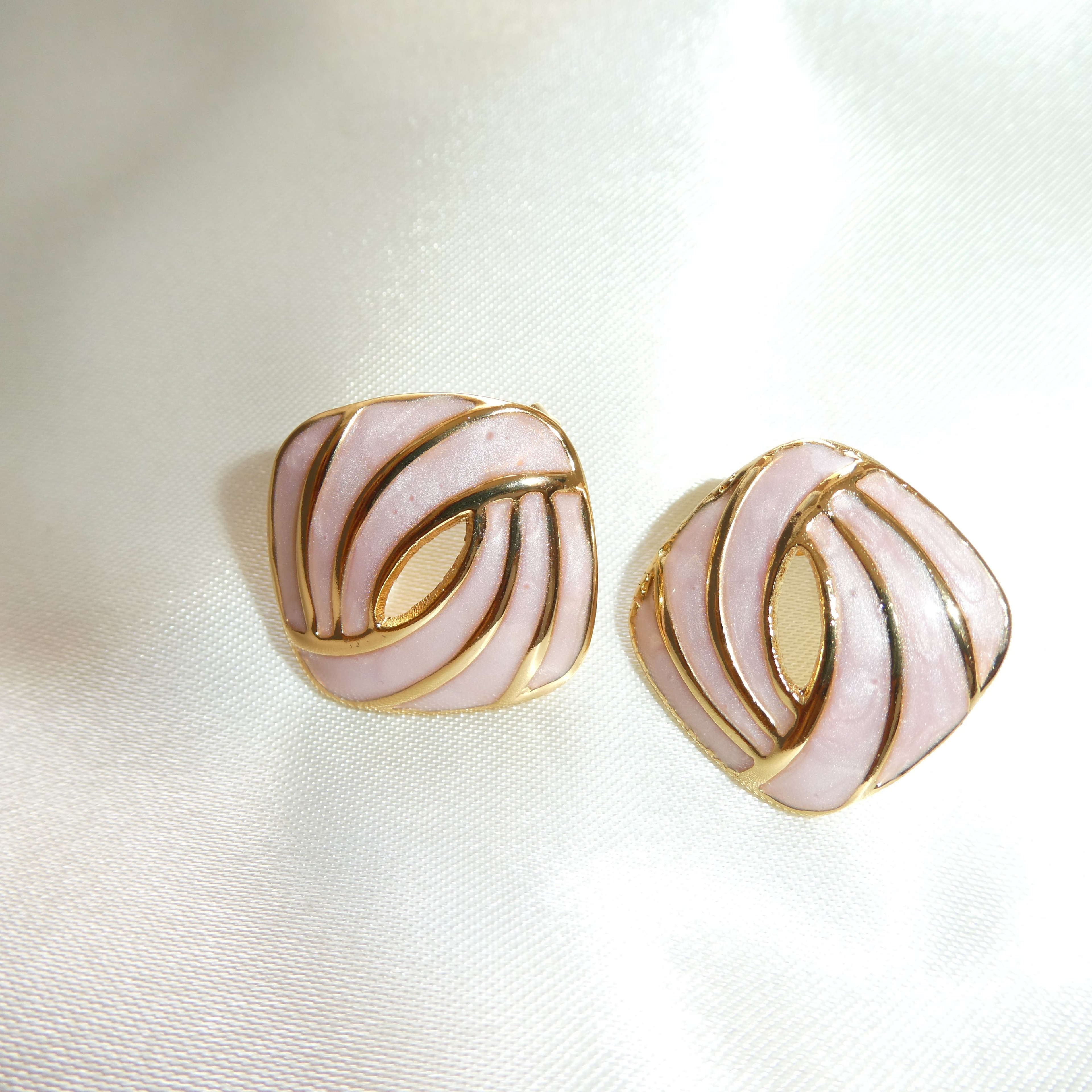 Luxe Wave Studs