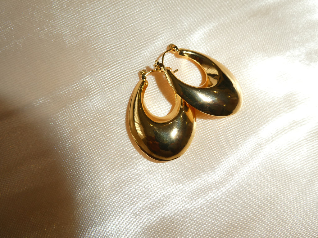 Mila Hoops