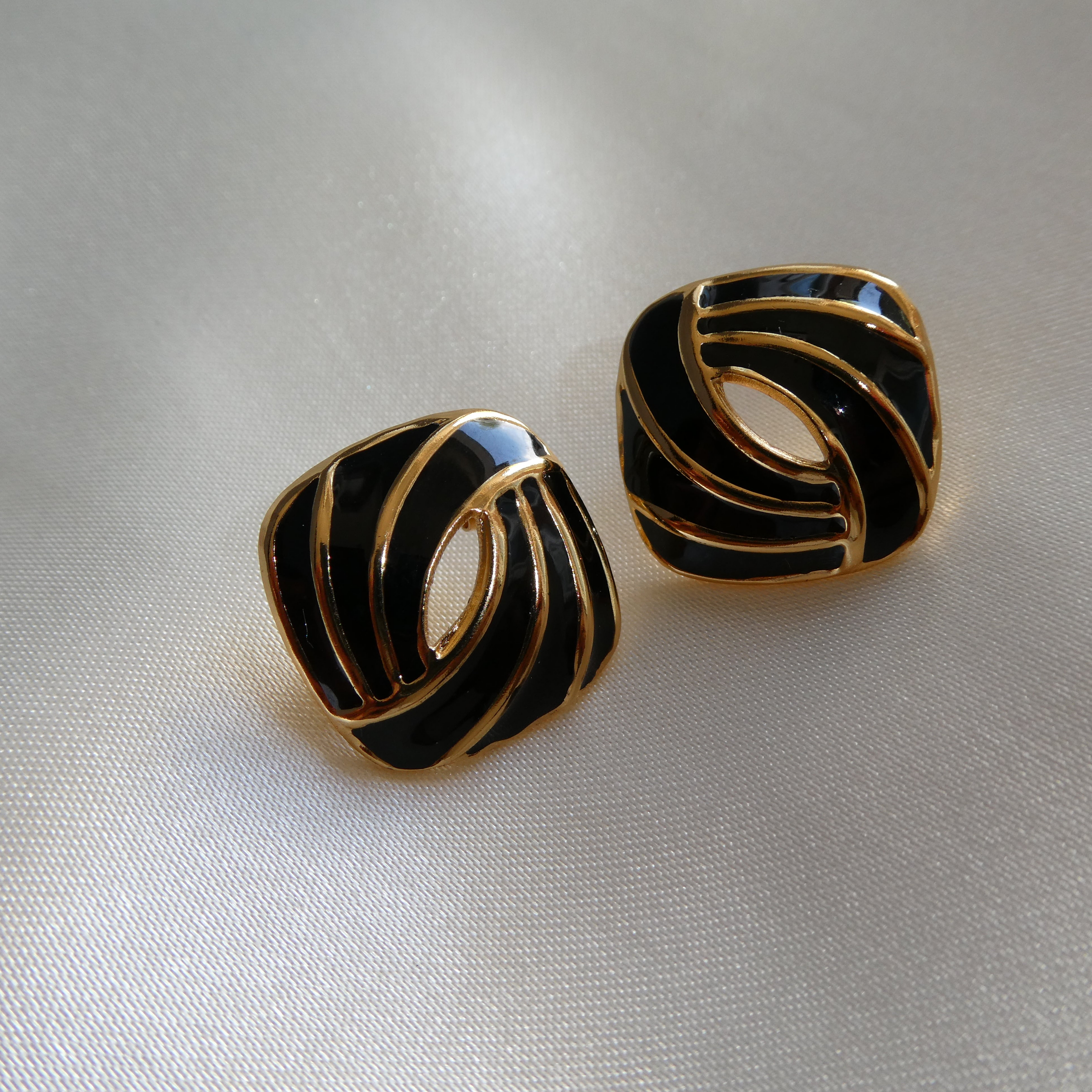 Luxe Wave Studs