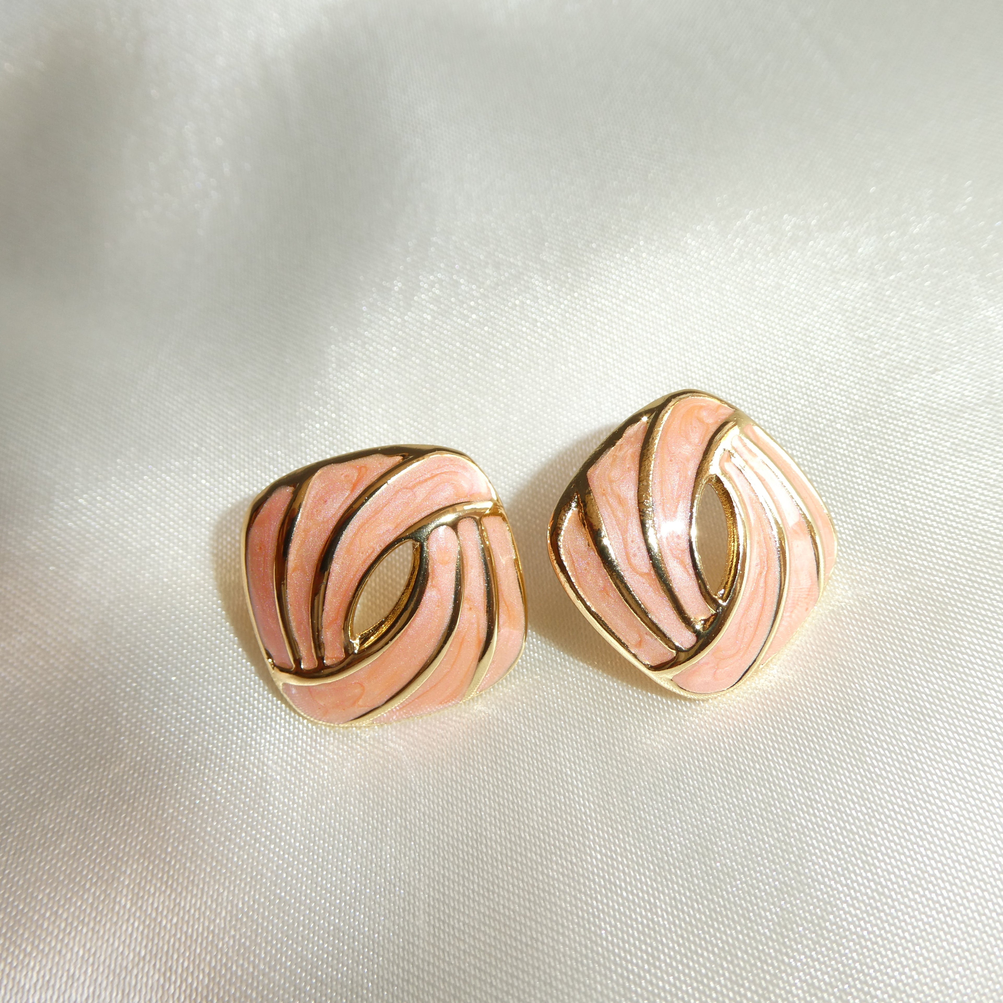 Luxe Wave Studs